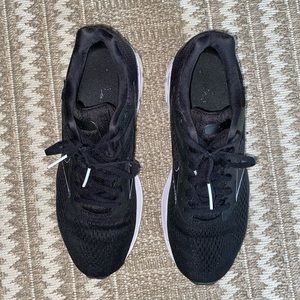 Barely Worn Mizuno Running sneakers